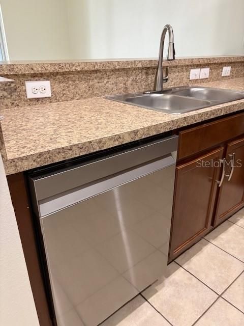 For Rent: $2,475 (3 beds, 2 baths, 1420 Square Feet)