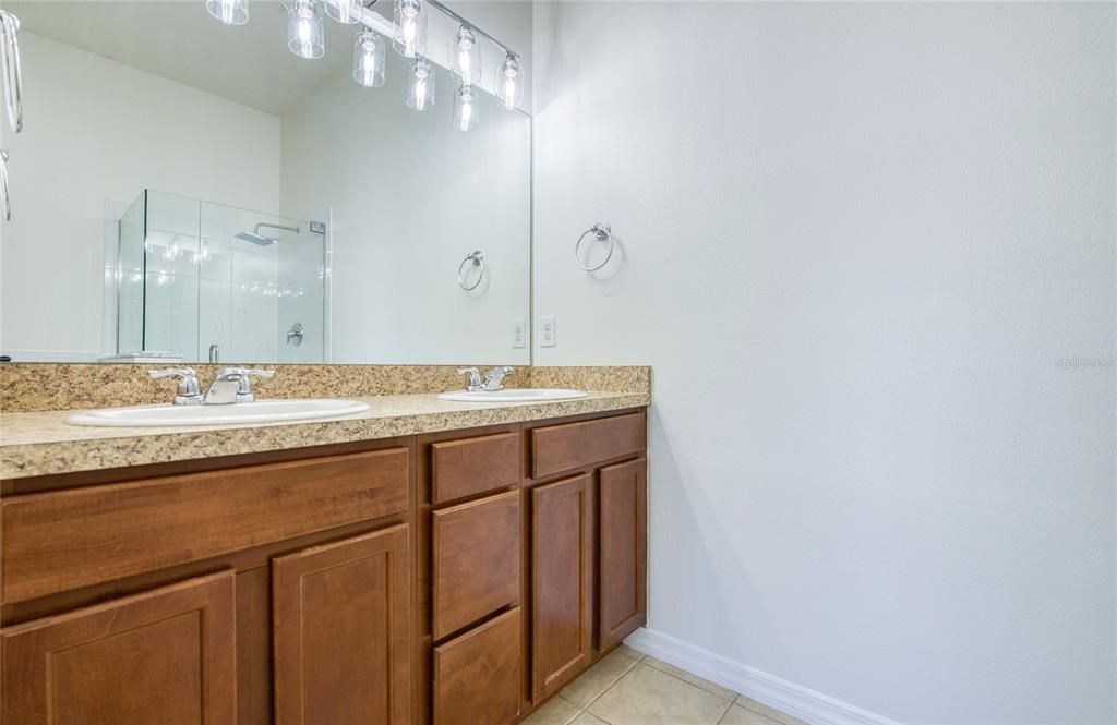 En Renta: $2,400 (3 camas, 2 baños, 1420 Pies cuadrados)