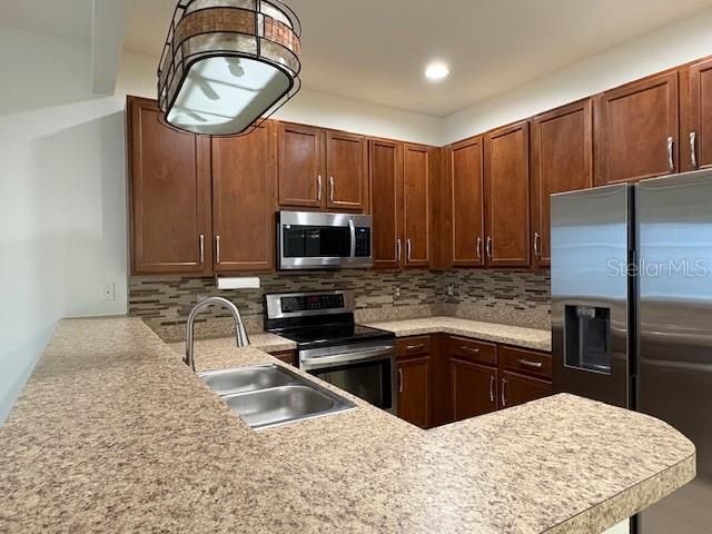 For Rent: $2,475 (3 beds, 2 baths, 1420 Square Feet)