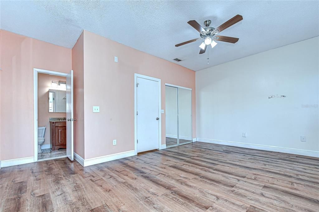 For Sale: $250,000 (2 beds, 2 baths, 1394 Square Feet)