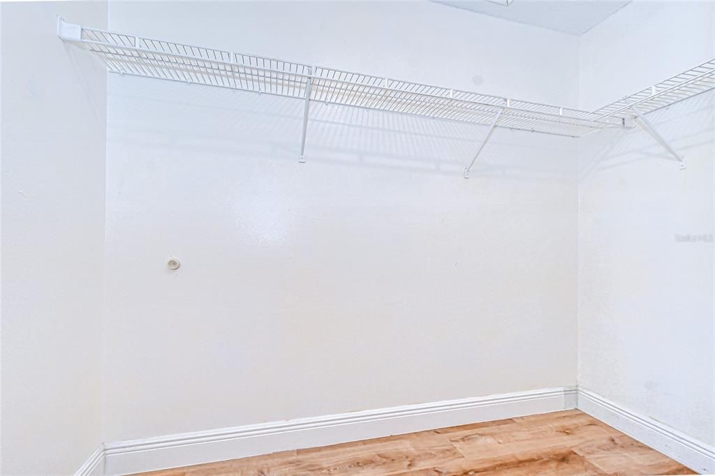 For Sale: $250,000 (2 beds, 2 baths, 1394 Square Feet)