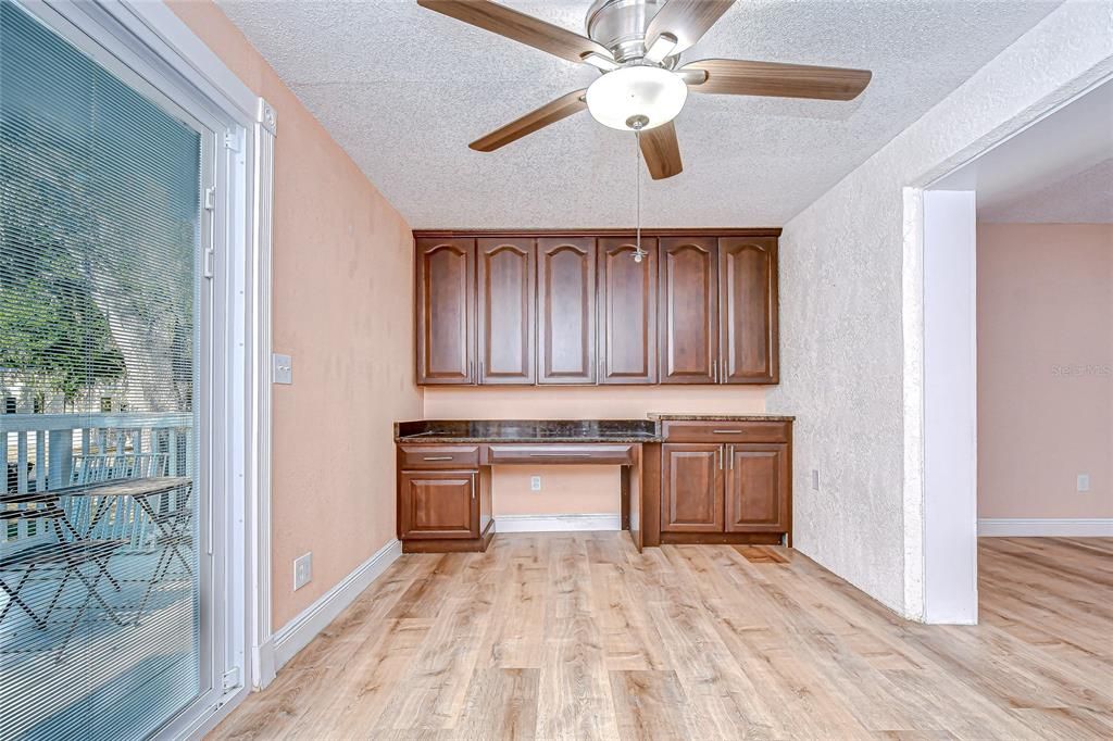 For Sale: $250,000 (2 beds, 2 baths, 1394 Square Feet)