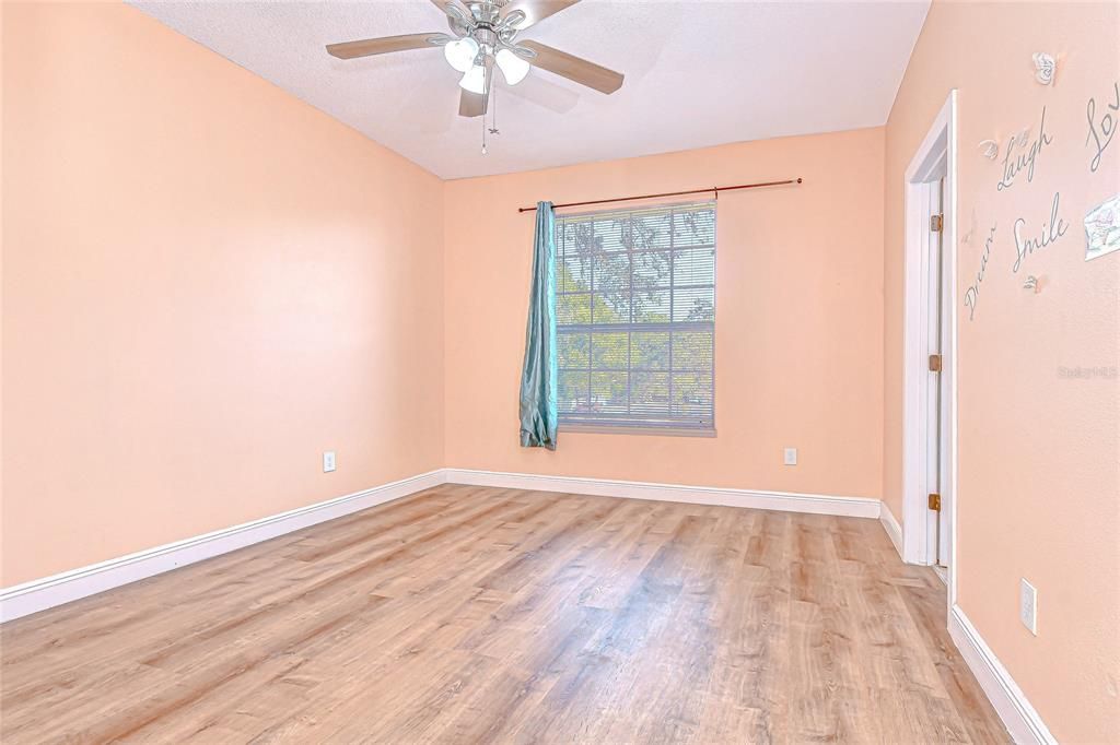 For Sale: $250,000 (2 beds, 2 baths, 1394 Square Feet)