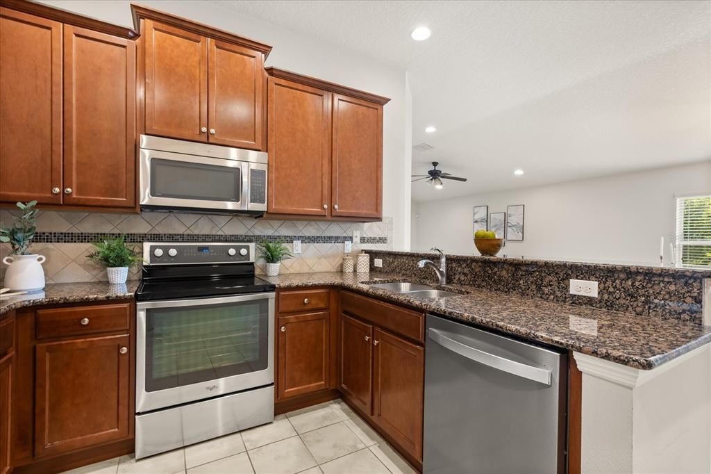 For Rent: $2,800 (3 beds, 2 baths, 1554 Square Feet)