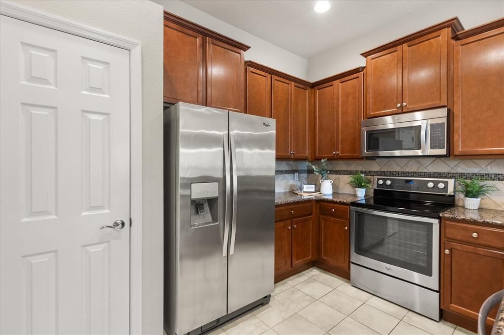 For Rent: $2,800 (3 beds, 2 baths, 1554 Square Feet)