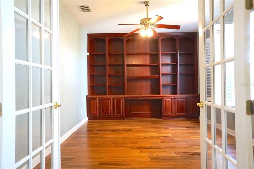 Под контрактом: $959,000 (5 спален, 4 ванн, 3664 Квадратных фут)