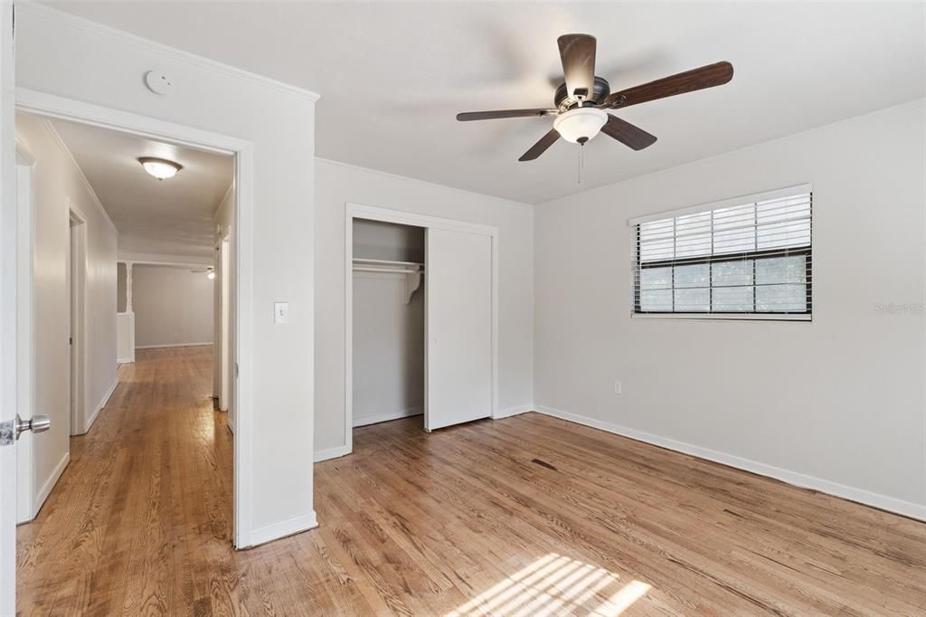 For Sale: $299,900 (3 beds, 1 baths, 1904 Square Feet)