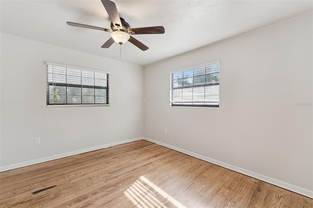 For Sale: $299,900 (3 beds, 1 baths, 1904 Square Feet)