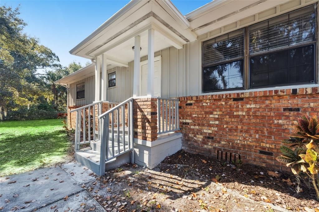 For Sale: $299,900 (3 beds, 1 baths, 1904 Square Feet)