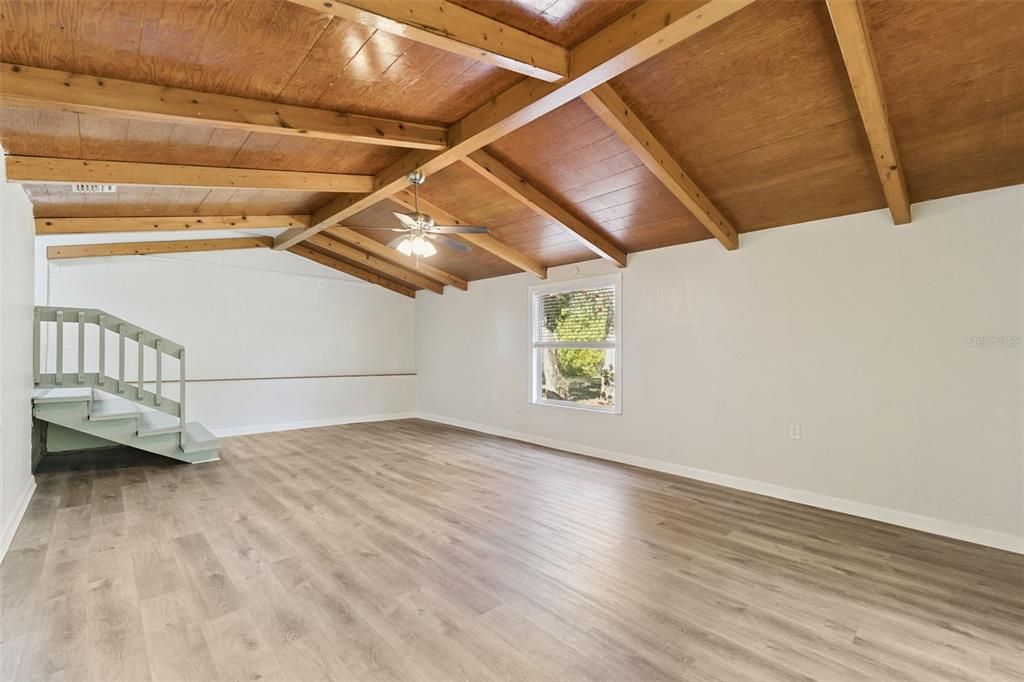 For Sale: $299,900 (3 beds, 1 baths, 1904 Square Feet)