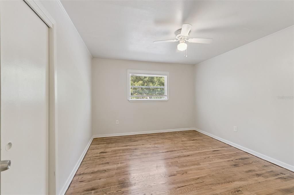 For Sale: $299,900 (3 beds, 1 baths, 1904 Square Feet)