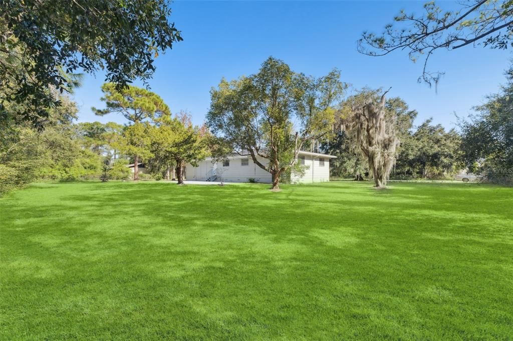 For Sale: $299,900 (3 beds, 1 baths, 1904 Square Feet)