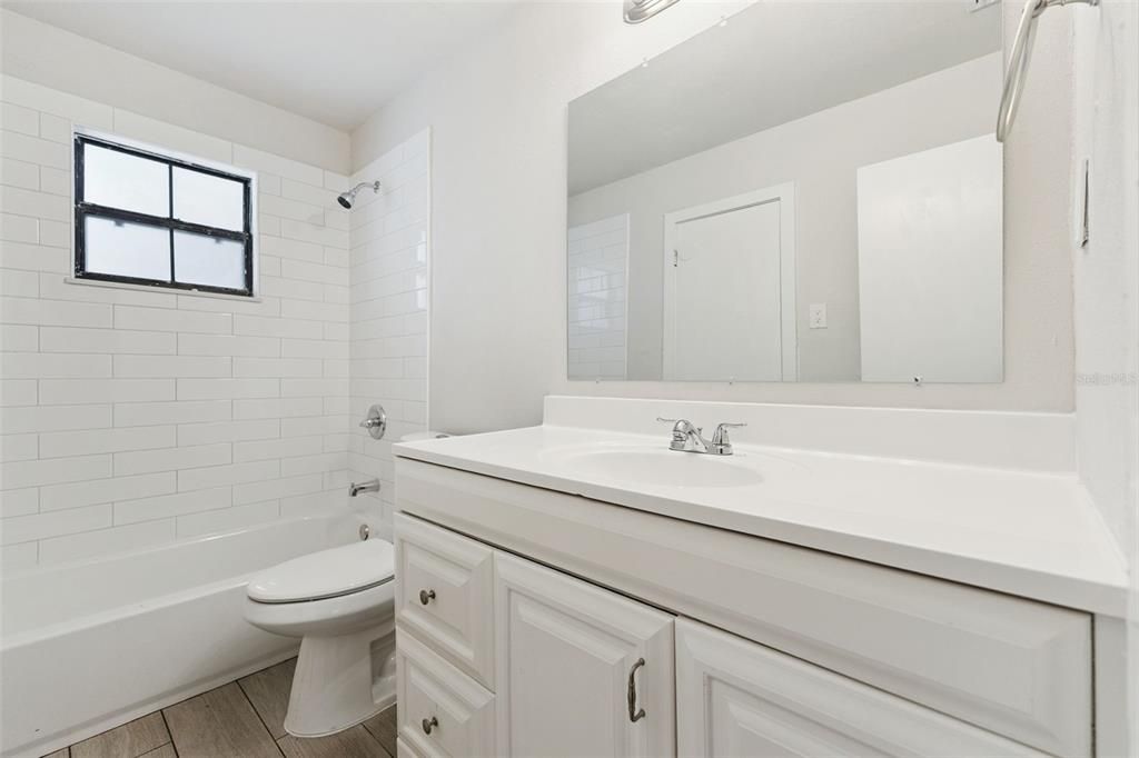 For Sale: $299,900 (3 beds, 1 baths, 1904 Square Feet)