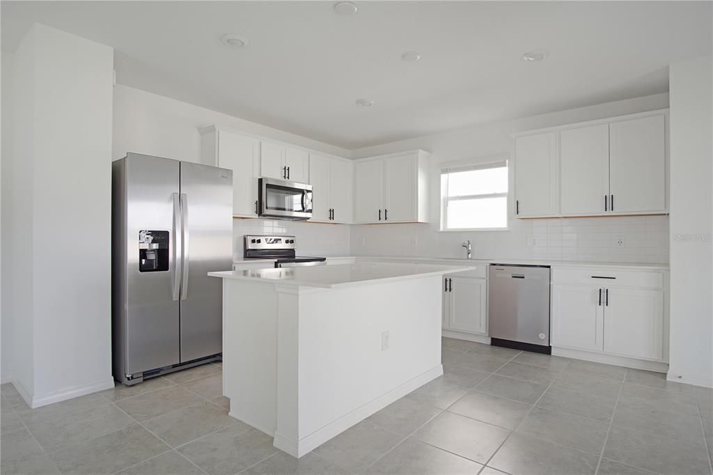 For Rent: $2,150 (4 beds, 3 baths, 2208 Square Feet)