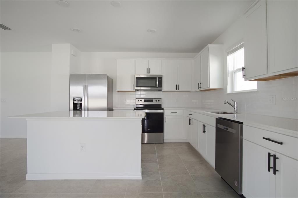 For Rent: $2,150 (4 beds, 3 baths, 2208 Square Feet)