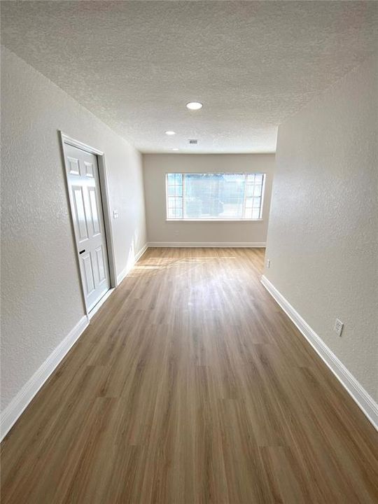 Active With Contract: $299,900 (3 beds, 2 baths, 1075 Square Feet)