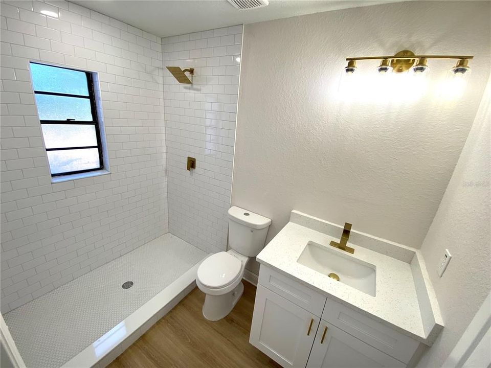 Active With Contract: $299,900 (3 beds, 2 baths, 1075 Square Feet)