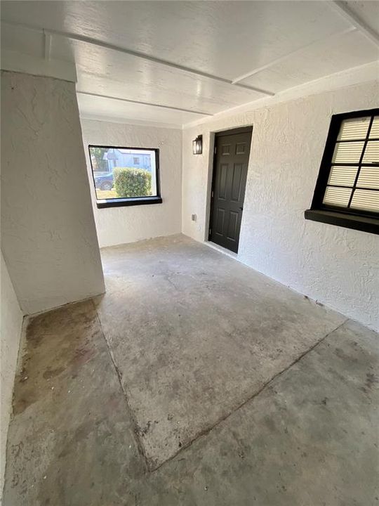 Active With Contract: $299,900 (3 beds, 2 baths, 1075 Square Feet)