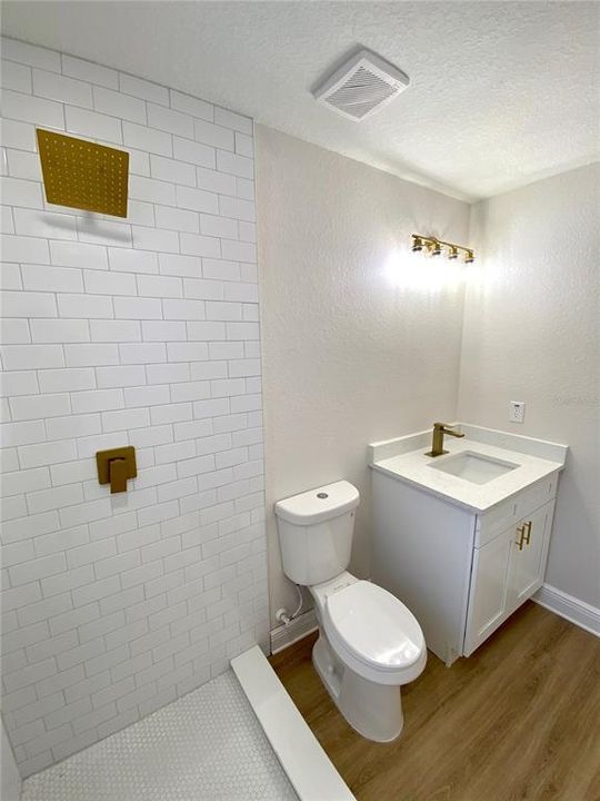 Active With Contract: $299,900 (3 beds, 2 baths, 1075 Square Feet)