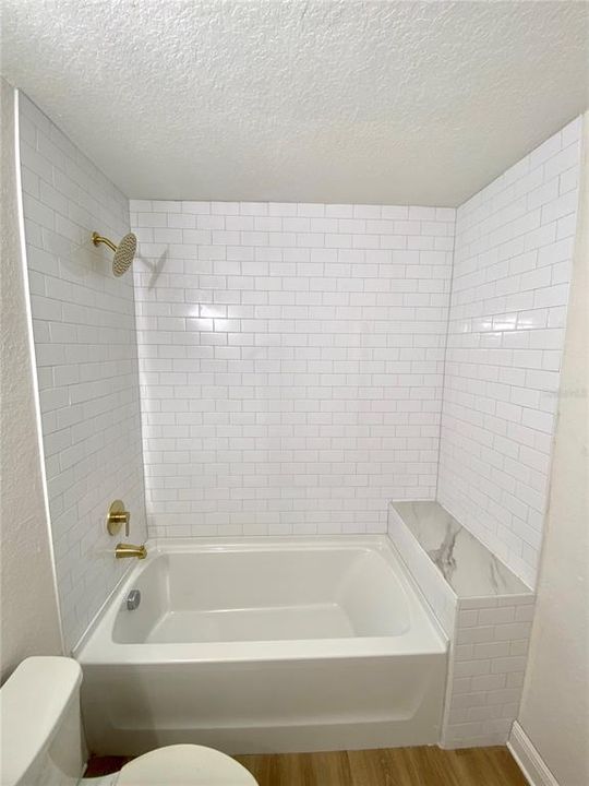 Active With Contract: $299,900 (3 beds, 2 baths, 1075 Square Feet)