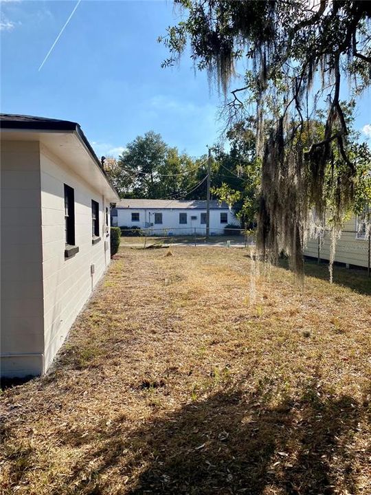 Active With Contract: $299,900 (3 beds, 2 baths, 1075 Square Feet)