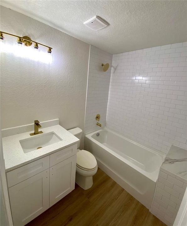 Active With Contract: $299,900 (3 beds, 2 baths, 1075 Square Feet)