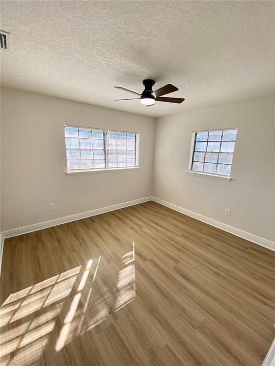 Active With Contract: $299,900 (3 beds, 2 baths, 1075 Square Feet)