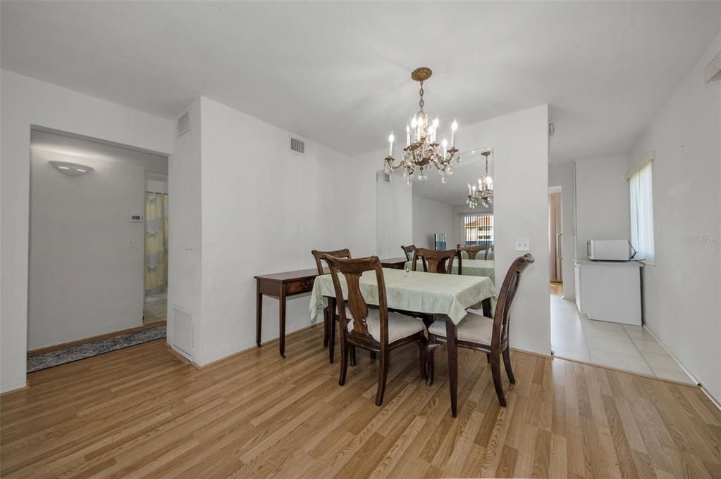 En Venta: $149,500 (2 camas, 2 baños, 1100 Pies cuadrados)