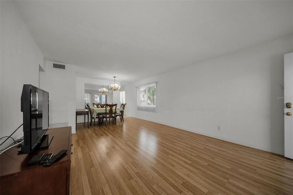 En Venta: $149,500 (2 camas, 2 baños, 1100 Pies cuadrados)