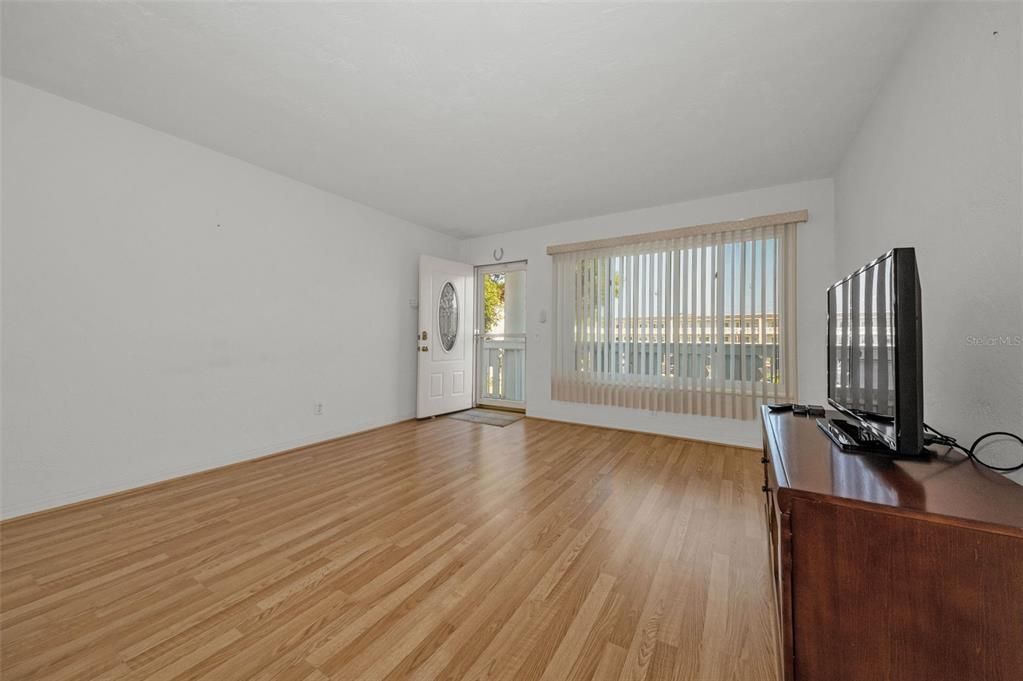 En Venta: $149,500 (2 camas, 2 baños, 1100 Pies cuadrados)