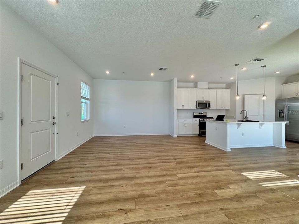 En Renta: $2,295 (3 camas, 2 baños, 1760 Pies cuadrados)