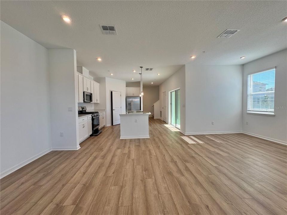 En Renta: $2,295 (3 camas, 2 baños, 1760 Pies cuadrados)