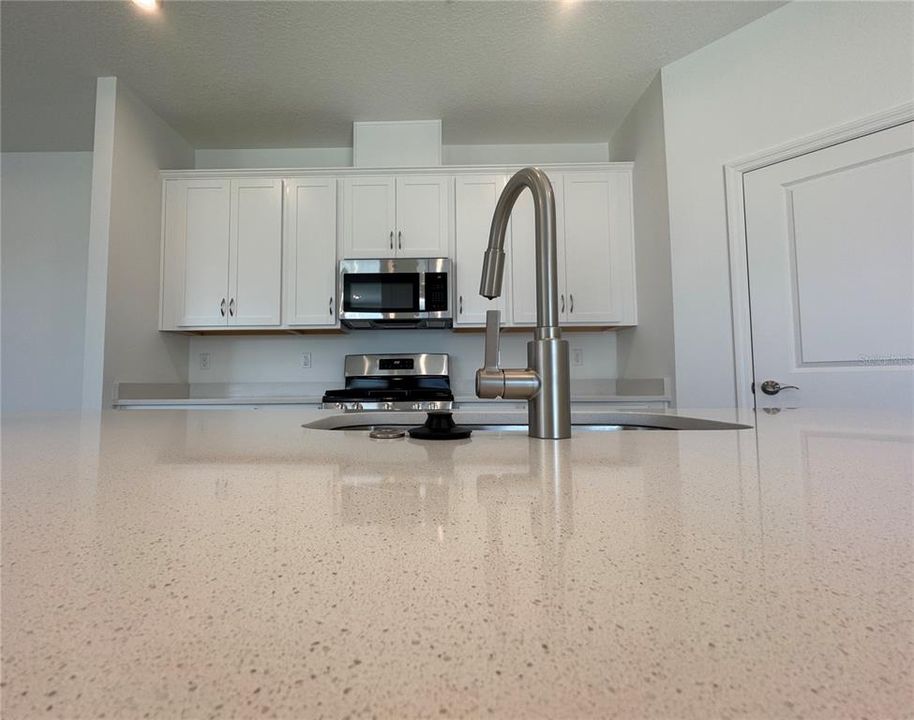 En Renta: $2,295 (3 camas, 2 baños, 1760 Pies cuadrados)