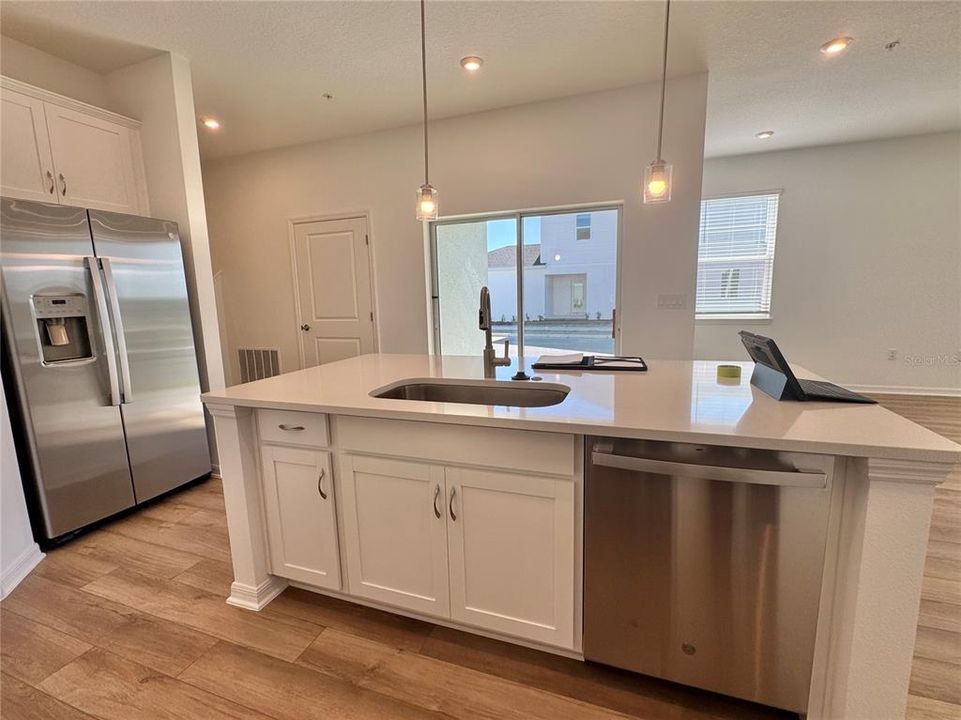 En Renta: $2,295 (3 camas, 2 baños, 1760 Pies cuadrados)