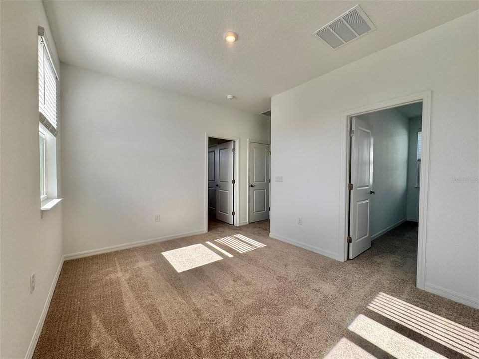 En Renta: $2,295 (3 camas, 2 baños, 1760 Pies cuadrados)