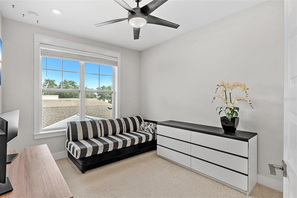 出租: $3,950 (3 贝兹, 2 浴室, 1866 平方英尺)