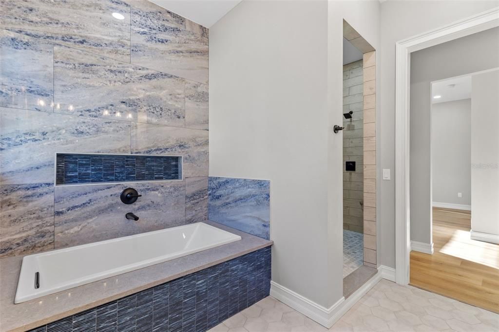 For Sale: $1,090,000 (3 beds, 2 baths, 2936 Square Feet)