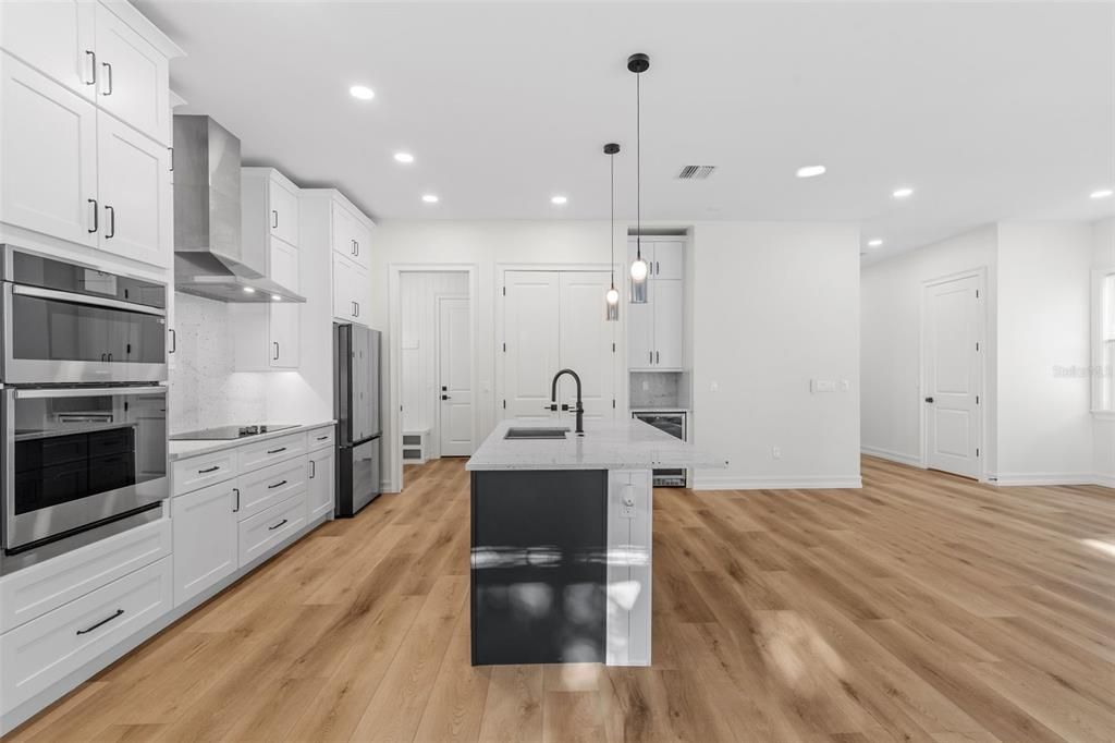 For Sale: $1,090,000 (3 beds, 2 baths, 2936 Square Feet)