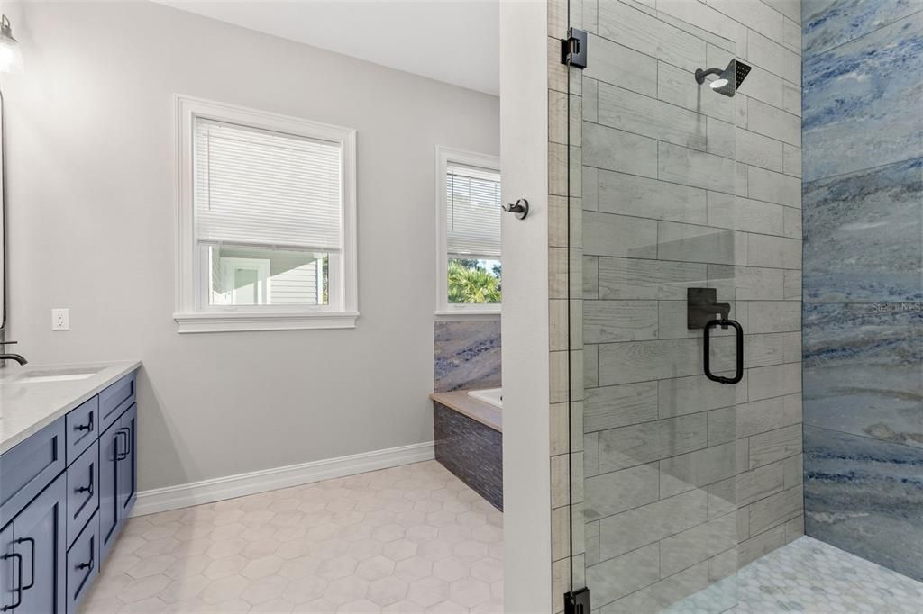 For Sale: $1,090,000 (3 beds, 2 baths, 2936 Square Feet)