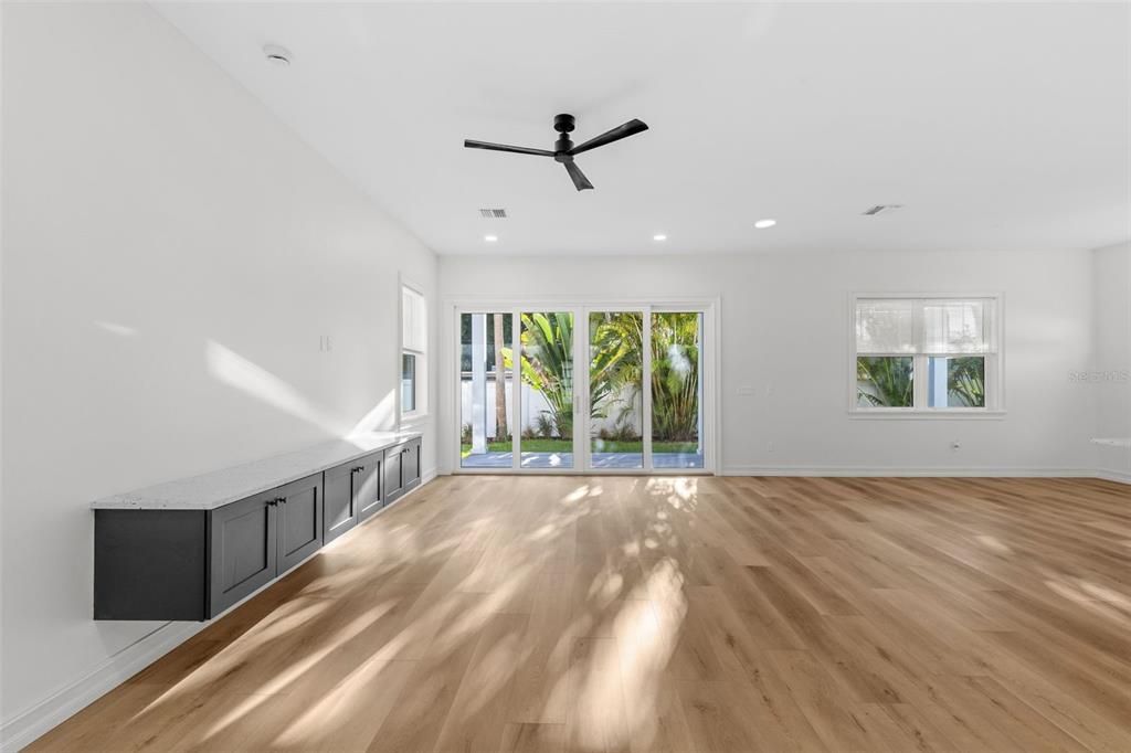 For Sale: $1,090,000 (3 beds, 2 baths, 2936 Square Feet)