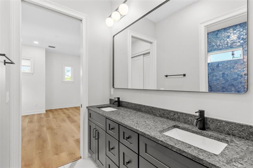 For Sale: $1,090,000 (3 beds, 2 baths, 2936 Square Feet)