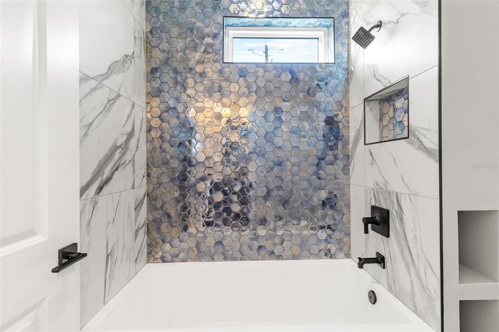 For Sale: $1,090,000 (3 beds, 2 baths, 2936 Square Feet)