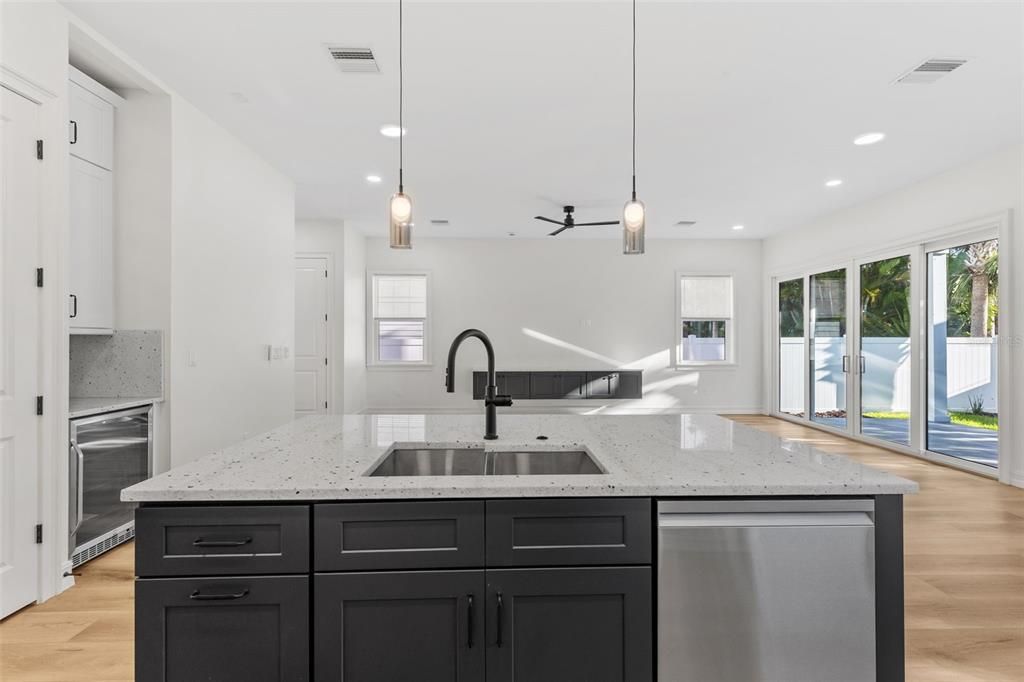 For Sale: $1,090,000 (3 beds, 2 baths, 2936 Square Feet)