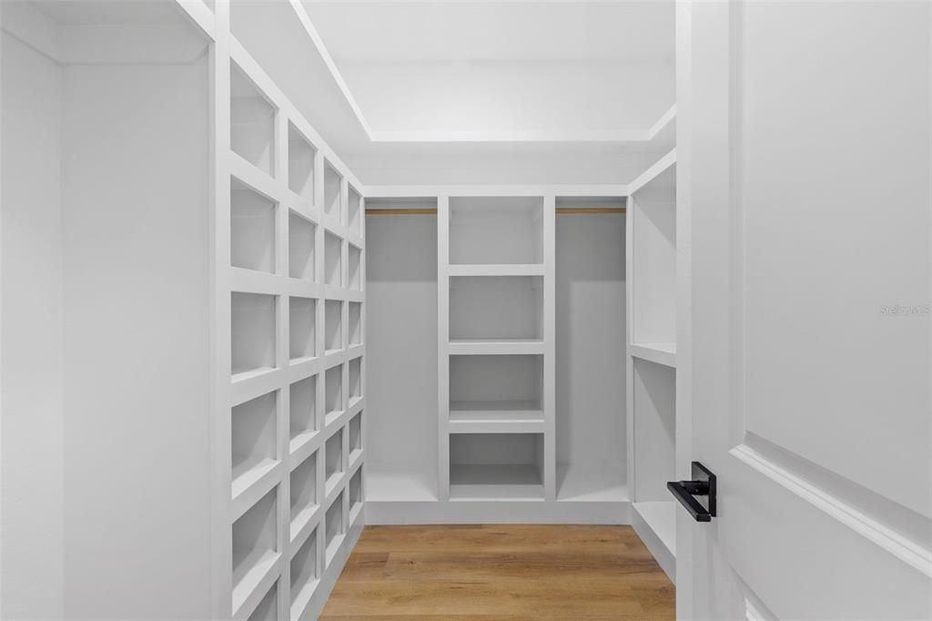 For Sale: $1,090,000 (3 beds, 2 baths, 2936 Square Feet)