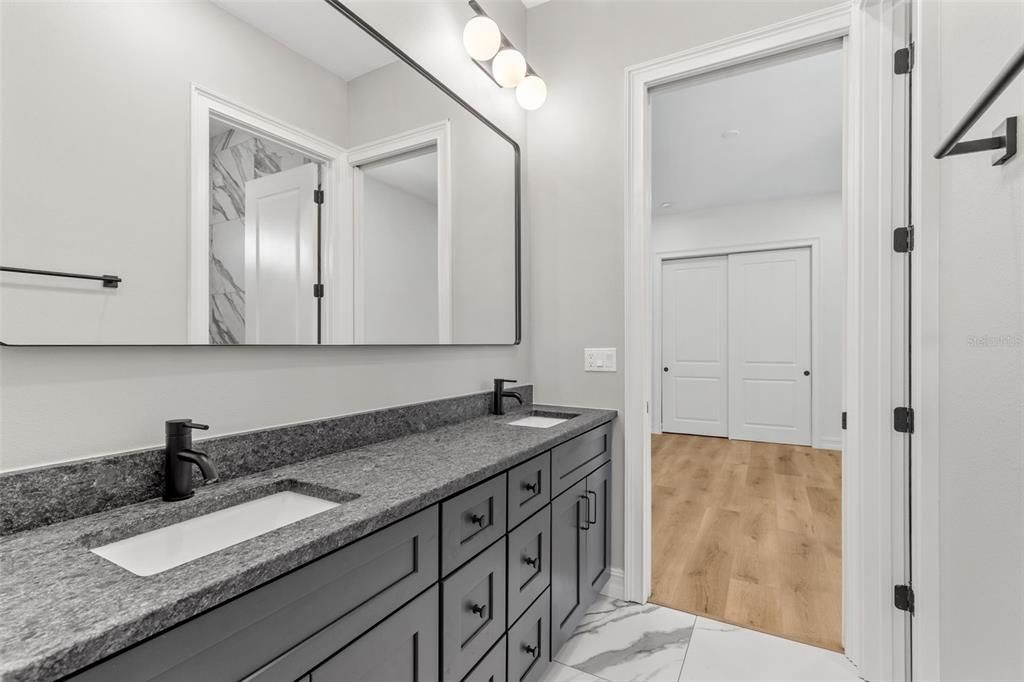 For Sale: $1,090,000 (3 beds, 2 baths, 2936 Square Feet)