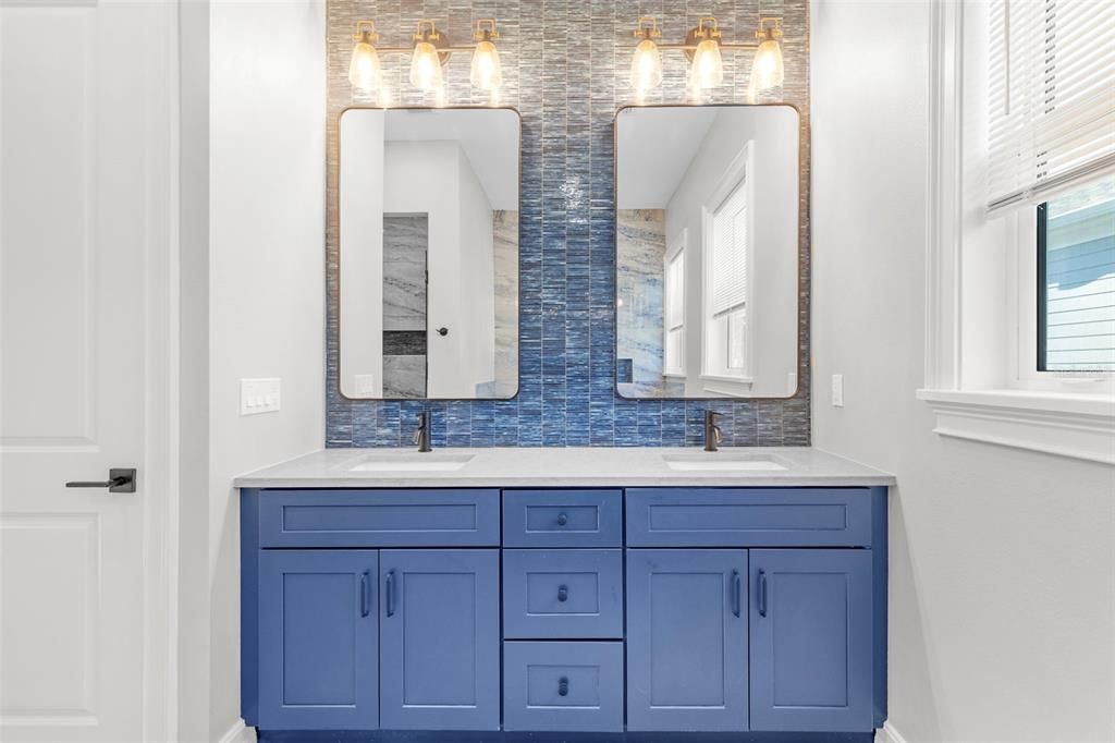 For Sale: $1,090,000 (3 beds, 2 baths, 2936 Square Feet)