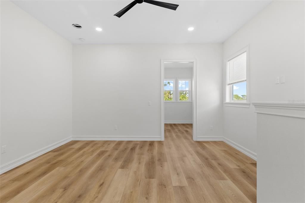 For Sale: $1,090,000 (3 beds, 2 baths, 2936 Square Feet)