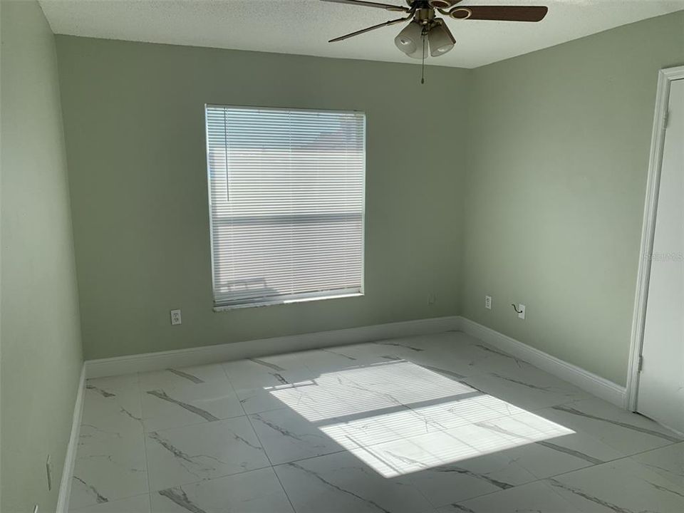 На продажу: $329,900 (3 спален, 2 ванн, 1279 Квадратных фут)