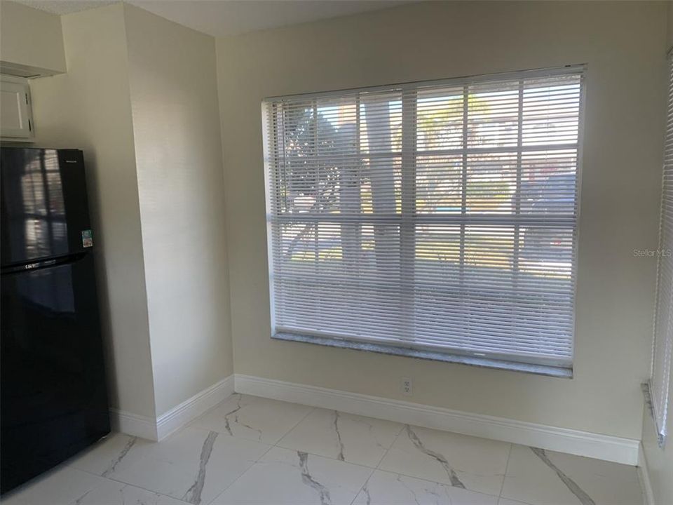 На продажу: $329,900 (3 спален, 2 ванн, 1279 Квадратных фут)