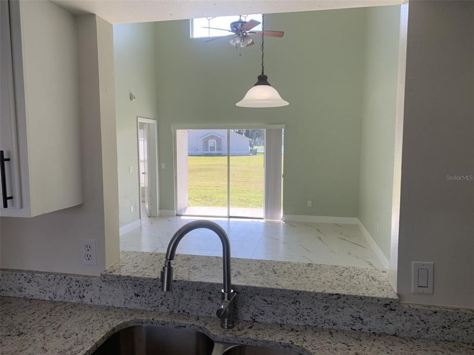 На продажу: $329,900 (3 спален, 2 ванн, 1279 Квадратных фут)